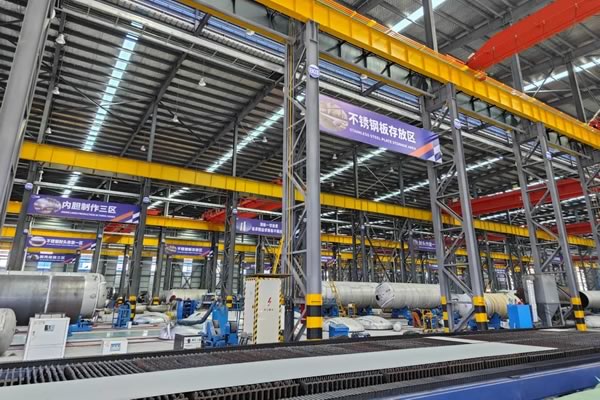 科學布局、目視管理、創(chuàng)新驅(qū)動——精益6S走進中杰特裝生產(chǎn)車間